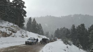 Εξόρμηση στα Κελάρια Παρνασσού και μετά Καμένα Βούρλα για ζεστό μπάνιο!